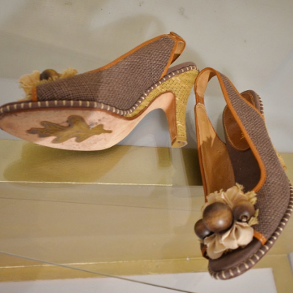 Vintage 90's Straw w Wood/Leather Fleur Toe Heels - Picture 3 of 8